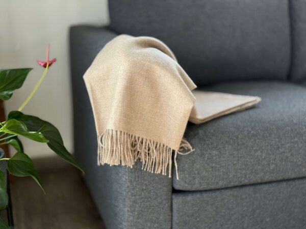 alpaca throw sand Alpaca Plaid Natuurlijk Zandkleur met decoratieve franjes