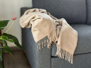 Alpaca Plaid Natuurlijk Zandkleur met decoratieve franjes